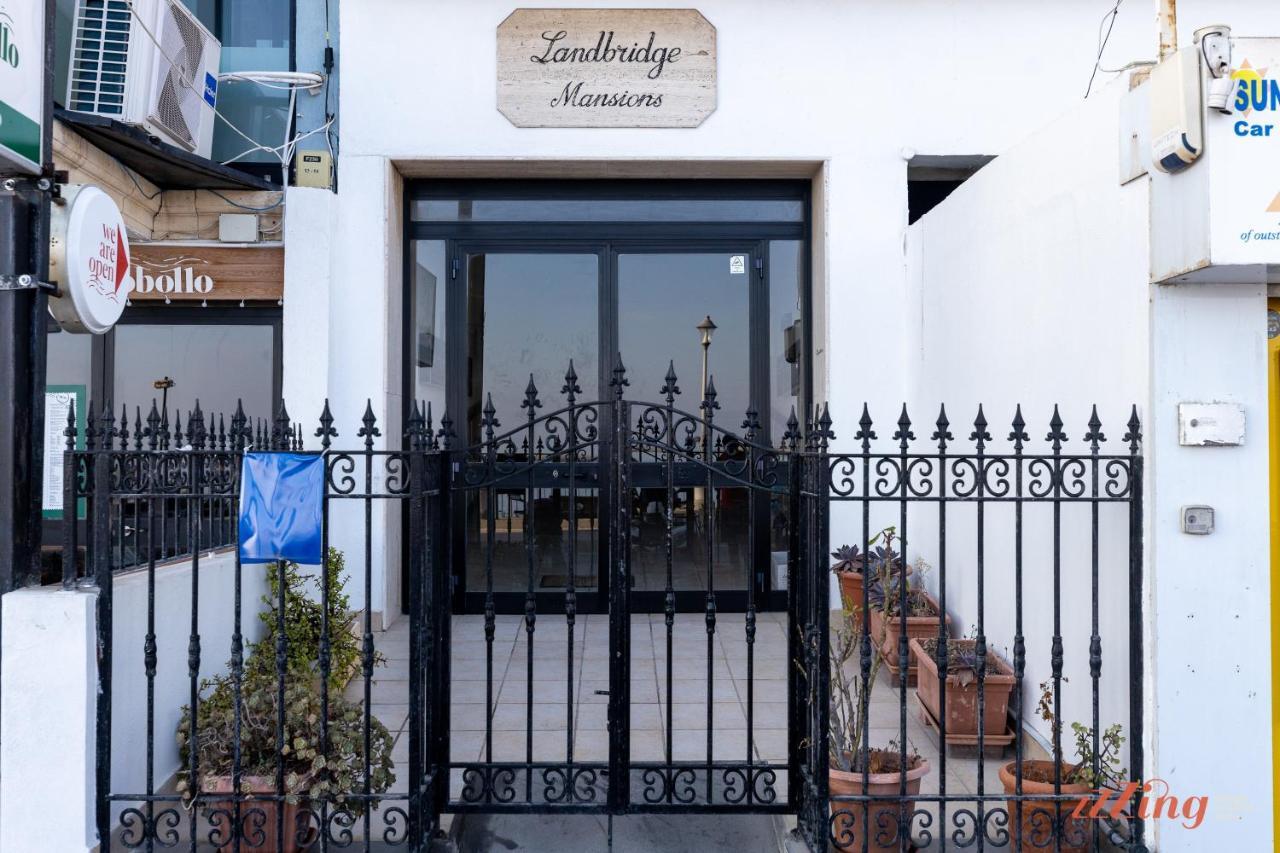 A Stylish Seaside Holiday Home セント・ポールズ・ベイ エクステリア 写真
